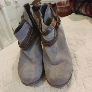 Grey Sonoma Boots